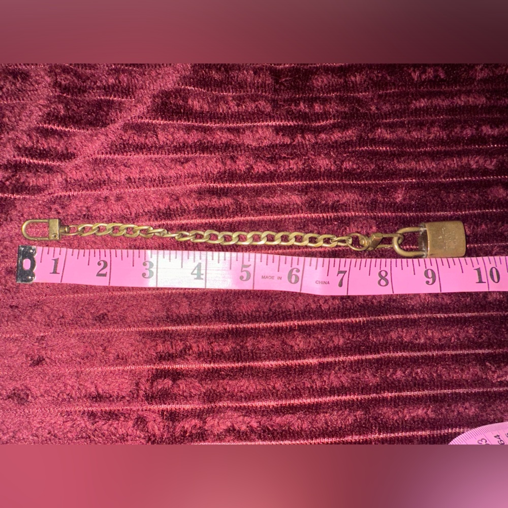 Louis Vuitton Brass Lock - Picture 7 of 11